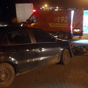Motociclista fica ferido após colisão com carro no Centro de Itaiópolis