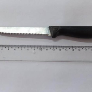 Aluno de 13 anos é flagrado com faca em sala de aula; motivo surpreende