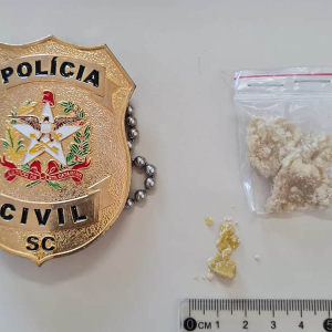 Homem é preso suspeito de tráfico de drogas no Faxinal