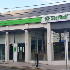 Campanha do Sicredi incentiva hábito de poupar e sorteia R$ 2,5 milhões em prêmios