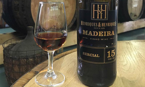 A doçura e acidez do vinho Madeira