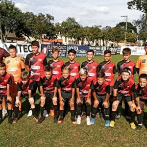 Escola DNA Furacão vence dois jogos pela Copa Metropolitana de Futebol de Base