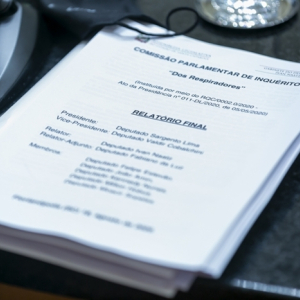 CPI responsabiliza Moisés e mais 13 pessoas no caso dos respiradores