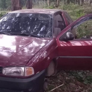 Polícia recupera carro furtado sendo desmanchado em Itaiópolis