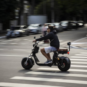 Nova lei de trânsito muda regras para patinetes, bicicletas e motos elétricas