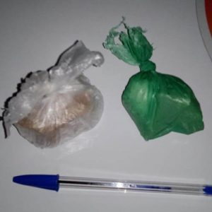 Homem é preso pela PM transportando drogas para venda na região