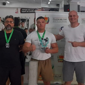 Sargento Pereira conquista troféu e medalhas em Campeonato de Supino