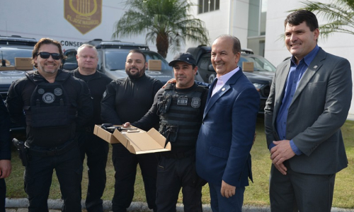 Em Mafra, Jorginho Mello entrega viaturas e equipamentos para polícias Civil e Penal