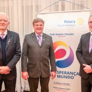 Novo conselho diretor do Rotary Club de Rio Negro é empossado