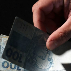 Bancos alertam para golpes no Programa Desenrola Brasil