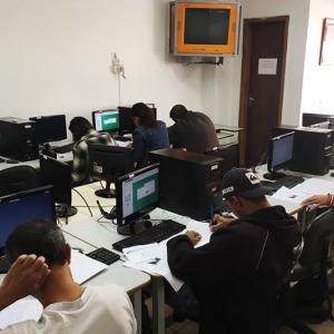 Matrículas para a educação de jovens e adultos reabrem na segunda-feira