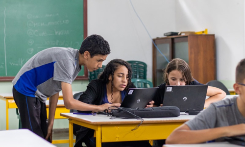 Emissão de histórico escolar na rede estadual do Paraná será virtual