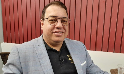 Pastor inspira comunidade através de projetos sociais e grupos de oração