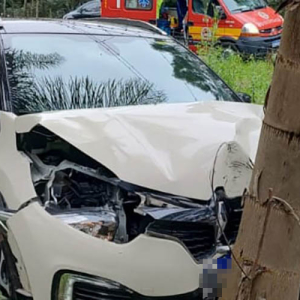 Carreta de Mafra se envolve em acidente em Irineópolis