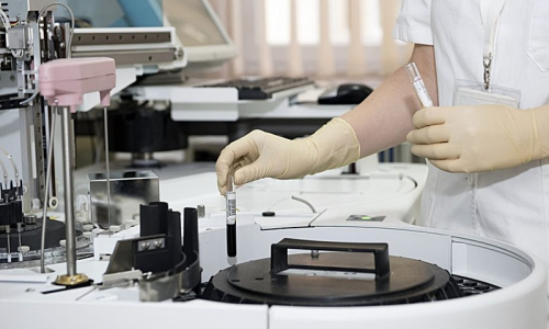 Curso de Biomedicina da Uninter conquista nota máxima em avaliação do MEC