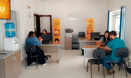 ALT eleva experiência online com internet fibra óptica de alta velocidade