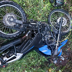Motociclista é hospitalizado com vários ferimentos após acidente na BR-280