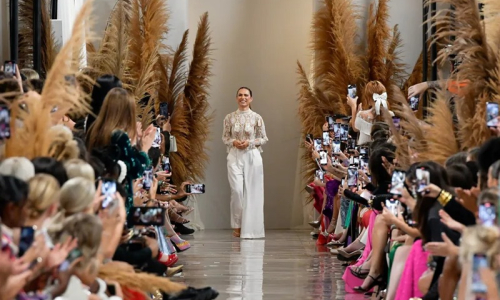 O contagiante desfile da PatBO na Semana de Moda de Nova Iorque