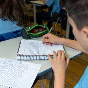 Governo do Paraná prevê levar ensino integral para 400 escolas até 2025