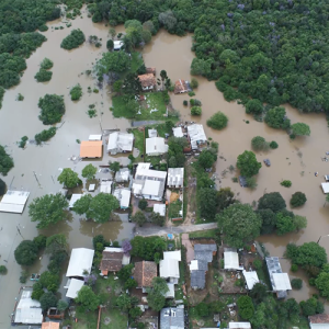 Nível do rio Negro sobe 17 centímetros em menos de 6 horas; veja leitura