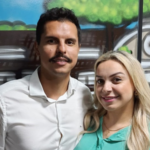 Casal empreende no setor imobiliário de forma online