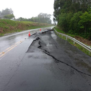 Vai pegar a estrada? Veja a situação das rodovias estaduais e federais em SC