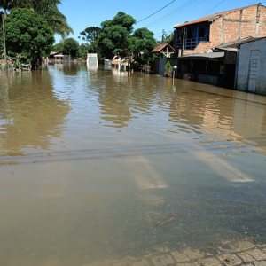 Ainda subindo, rio Negro ultrapassa 10 metros; veja nível
