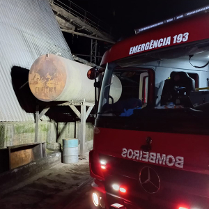 Incêndio atinge silo de secagem de cavacos