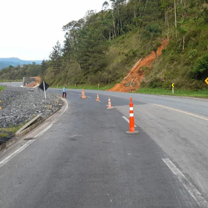 Com obras na pista, BR-280 tem dois pontos de interdição em Mafra
