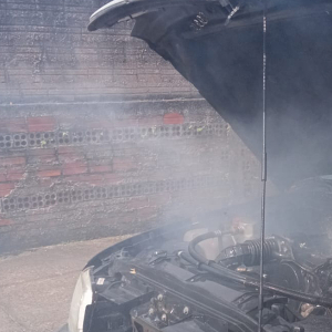 Camionete pega fogo no Centro de Mafra