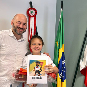 Mafra define mascote de campanha contra o bullying nas escolas