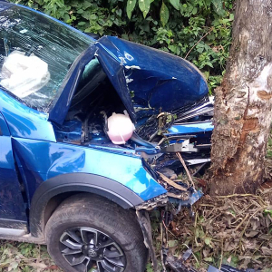 Carro é encontrado abandonado após saída de pista na SC-114