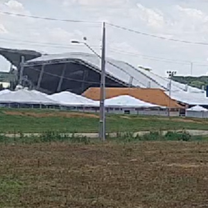 Novo vídeo mostra rajada de vento que atingiu estrutura da Festa da Colonização; assista