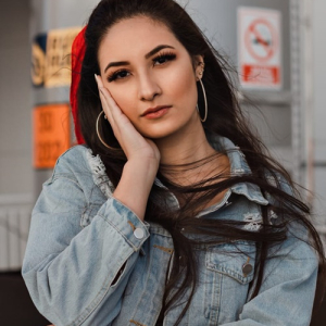 Estudante Daniela Santana é nossa Garota Mix