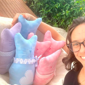 Ateliê faz sucesso produzindo enxovais e kits de boas-vindas para bebês