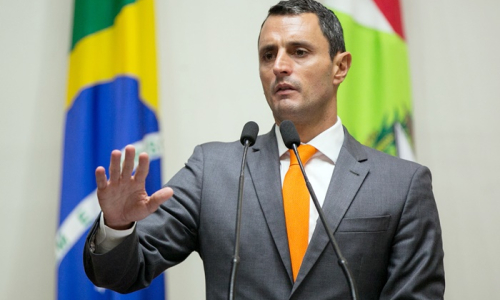 "Vou fazer esforço para não decepcionar ninguém", diz presidente da comissão de impeachment