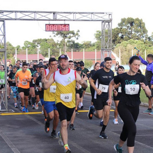 Treino para a Meia Maratona busca arrecadar leite para instituições