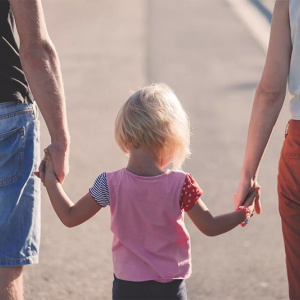 Como formar uma família por meio da adoção? Veja os passos