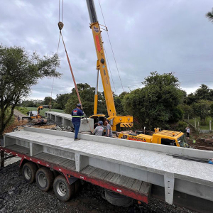 Novas pontes de concreto são instaladas no interior de Mafra