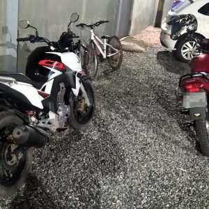 Duas motos furtadas no mesmo dia são recuperadas na BR-116