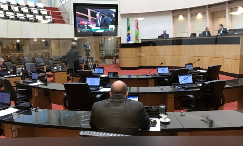 Alesc aceita novo pedido de impeachment contra Moisés