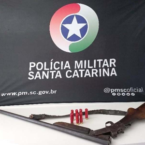 Após ameaças, homem é detido com arma e munições