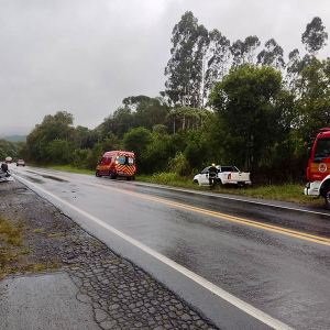 Trecho da BR-280 registra dois acidentes ao mesmo tempo