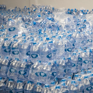 Procon SC adverte estabelecimentos sobre aumento no preço da água mineral