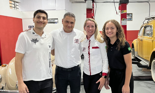 V8 Auto Center reinaugura em novo endereço