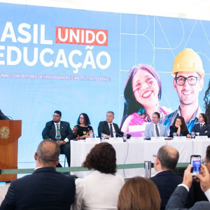 Governo Federal deixa educação de Santa Catarina para trás
