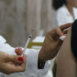 Covid-19: entenda como fica a vacinação por idade e grupo prioritário