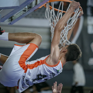 Atleta mafrense disputa competição nacional de basquete