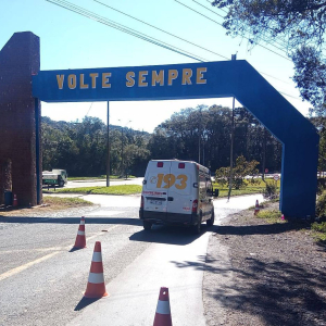 Trabalhador sofre descarga elétrica e cai de portal em Itaiópolis