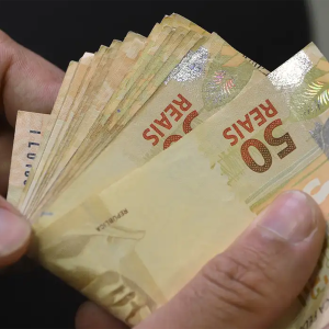 Brasileiros ainda não sacaram R$ 8,4 bilhões de valores a receber